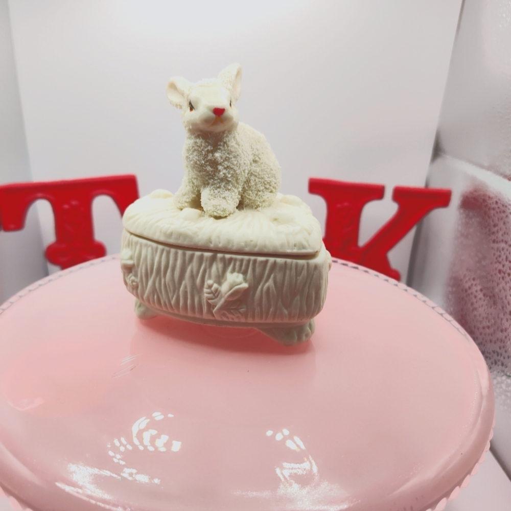 Cream Bunny Heart Trinket Box